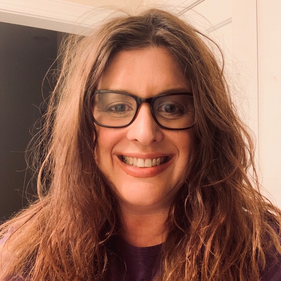 Meet your Posher, Jennifer - Picture 2 of 3